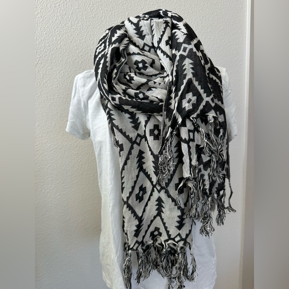 Scarf - Picture 2 of 5